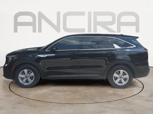 Certified 2025 Kia Sorento LX FWD image 5