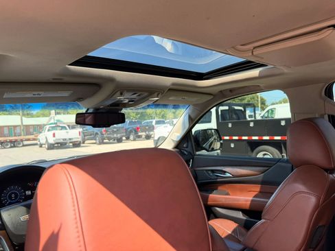 Used 2016 Cadillac Escalade ESV Premium AWD/4WD image 33