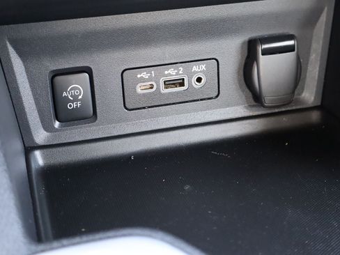 Used 2025 Nissan Sentra SV FWD image 23