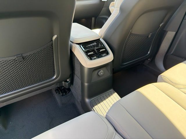 New 2026 Volvo XC90 T8 Core w/ Protection Package Premier AWD/4WD image 7