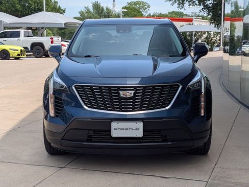 Used 2021 Cadillac XT4 Luxury w/ Cold Weather Package FWD image 6