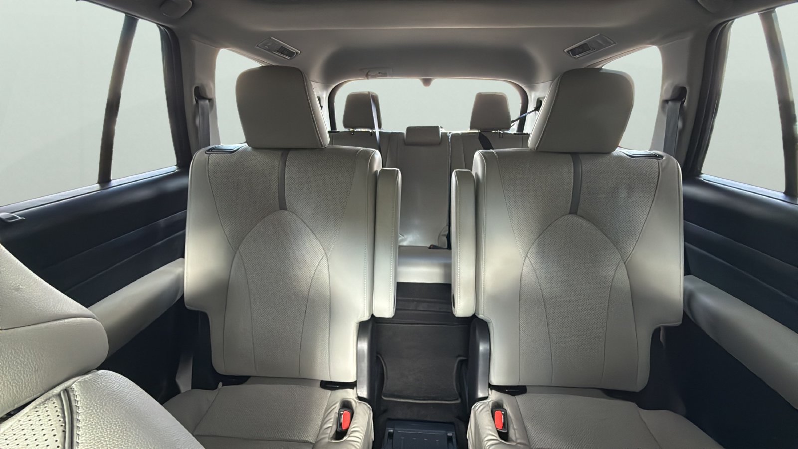 Used 2025 Toyota Grand Highlander AWD image 25