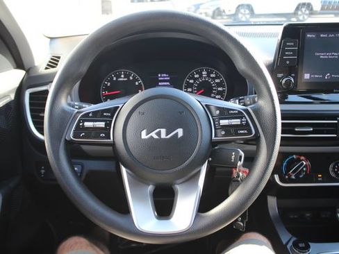 Certified 2023 Kia Seltos LX AWD/4WD image 12