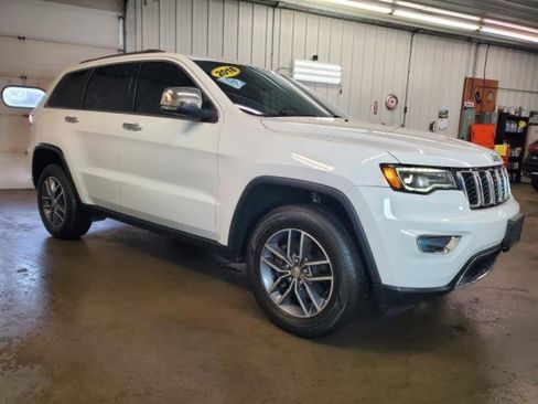 Used 2018 Jeep Grand Cherokee Limited w/ Luxury Group II AWD/4WD image 2