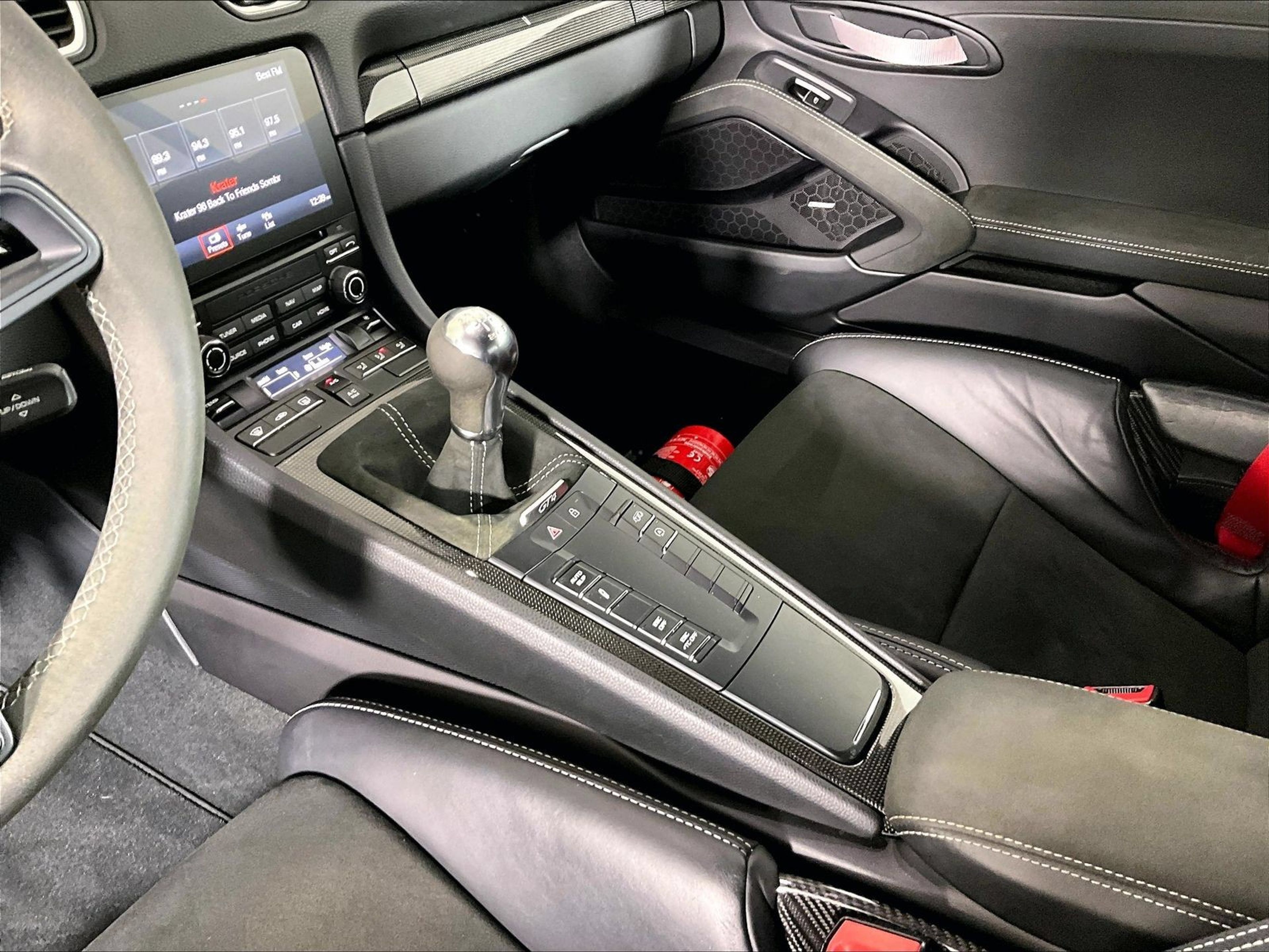 Certified 2022 Porsche 718 Cayman GT4 RWD image 15