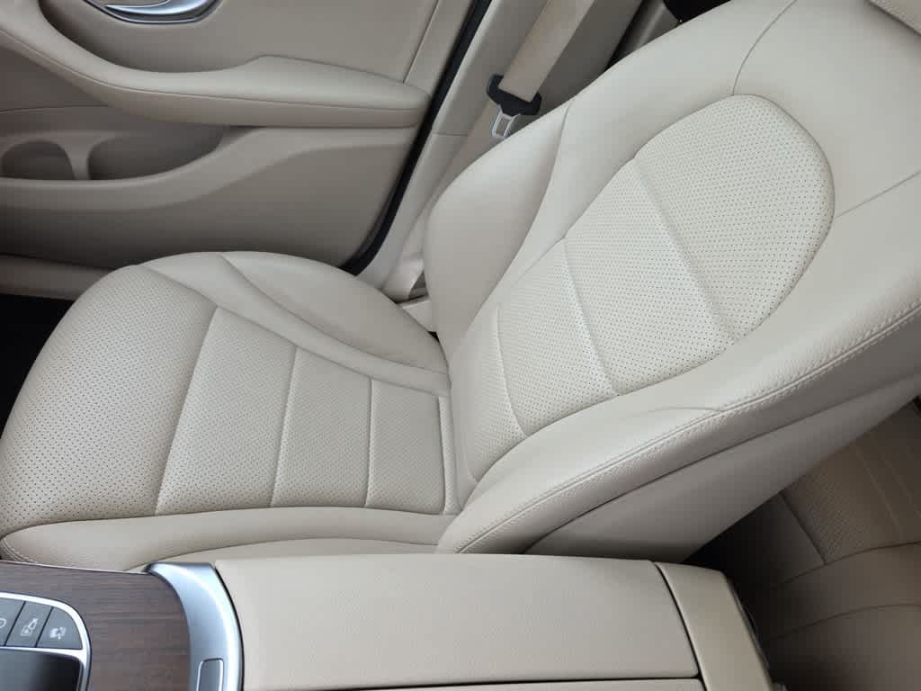 Used 2021 Mercedes-Benz GLC 300 4MATIC image 26