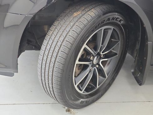 Used 2014 Dodge Grand Caravan SE FWD image 29