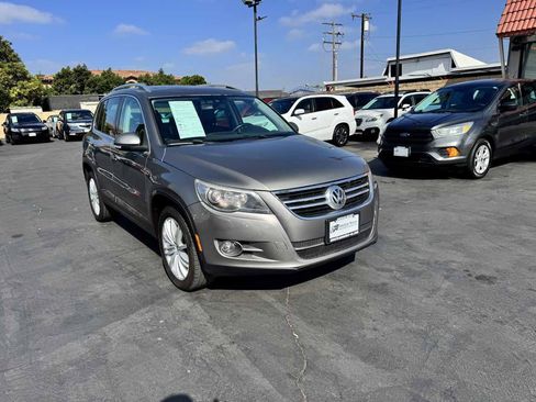 Used 2011 Volkswagen Tiguan SEL FWD image 9