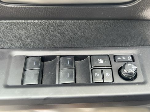 Used 2023 Toyota Tundra SR5 w/ SR5 Convenience Package AWD/4WD image 12