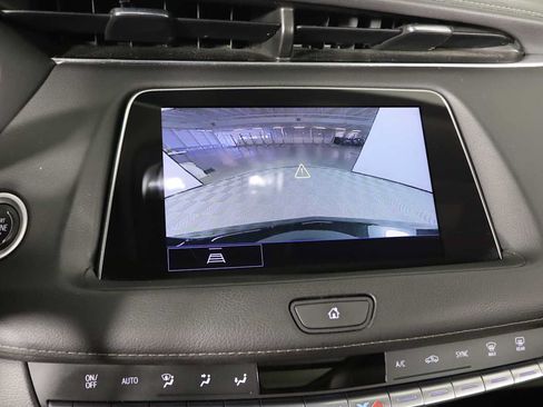 Used 2022 Cadillac XT4 Luxury AWD/4WD image 21