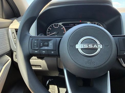 Used 2023 Nissan Rogue SV FWD image 25