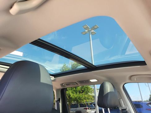 Used 2023 Subaru Ascent Touring AWD/4WD image 10