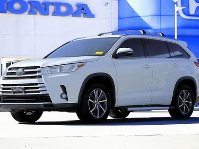 Used 2017 Toyota Highlander XLE