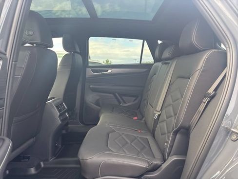 New 2026 Volkswagen Atlas Cross Sport SE AWD/4WD image 38