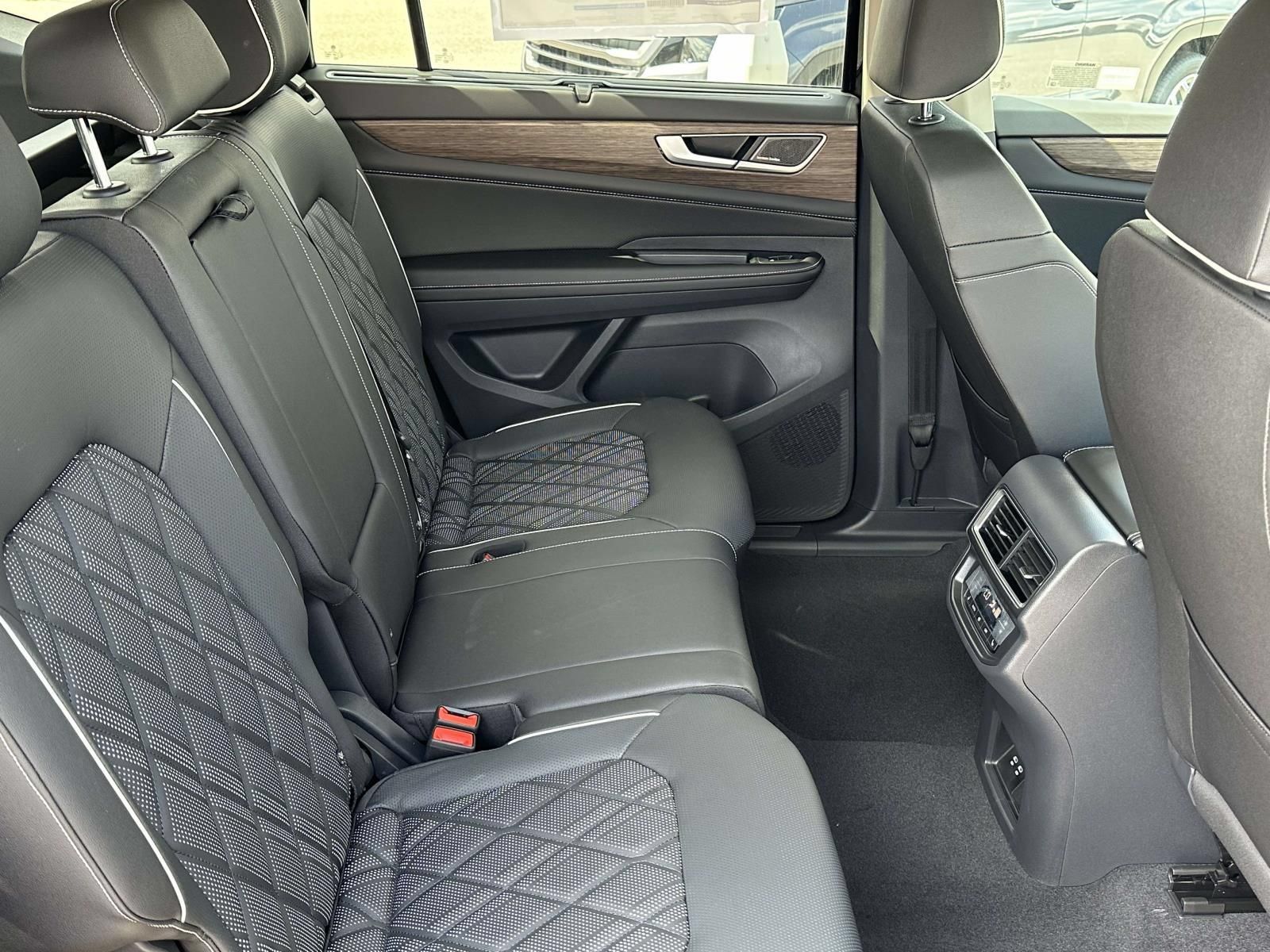 New 2026 Volkswagen Atlas SEL Premium R-Line AWD/4WD image 15