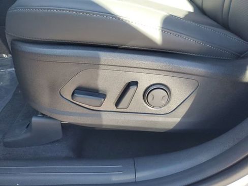 New 2026 Kia Sorento S w/ S Panoramic Sunroof Package FWD image 16