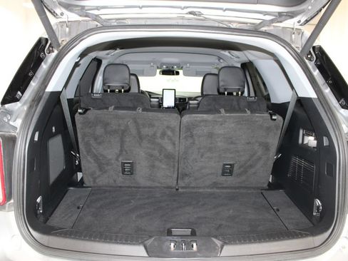 Used 2023 Ford Explorer Limited w/ Limited Technology Package RWD image 28
