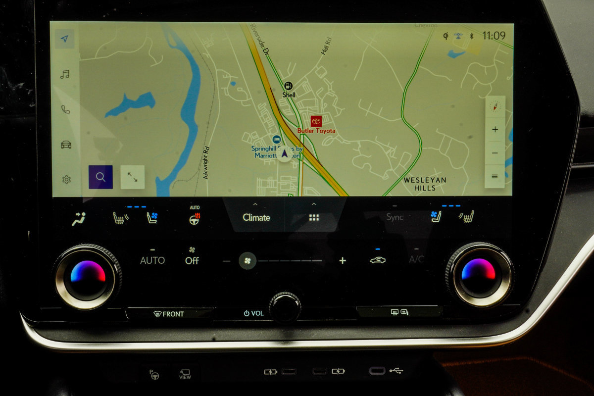 Used 2023 Lexus RZ 450e Premium w/ Cold Area Package AWD/4WD image 25