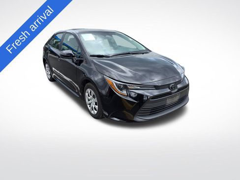 Used 2024 Toyota Corolla LE image 1