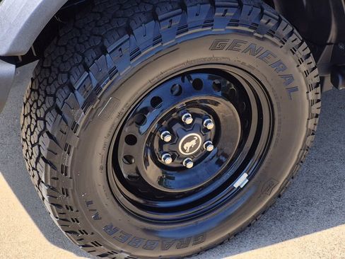 Used 2023 Ford Bronco Black Diamond AWD/4WD image 7