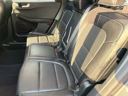 Used 2022 Ford Escape SEL w/ Technology Package FWD image 14