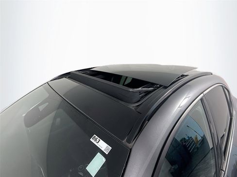 Used 2024 Alfa Romeo Stelvio Sprint image 17