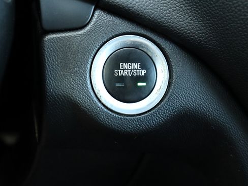 Used 2020 Chevrolet Equinox LT w/ Driver Convenience Package FWD image 38