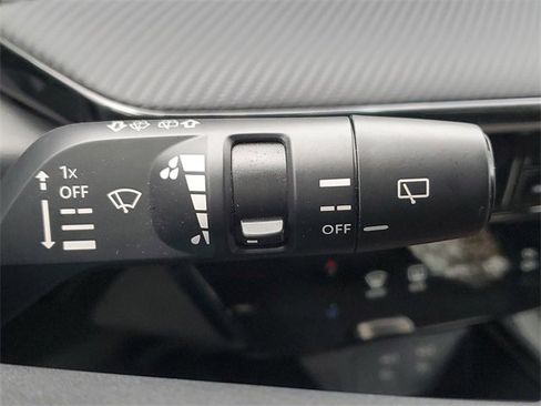 Certified 2025 Nissan Kicks SR image 13