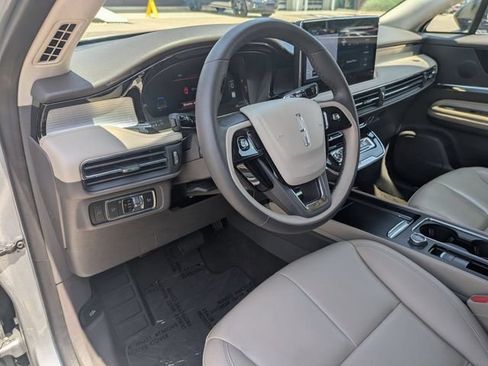 Certified 2024 Lincoln Corsair AWD image 13