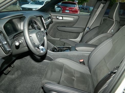 Certified 2023 Volvo XC40 Recharge Ultimate w/ Protection Package Premier image 14