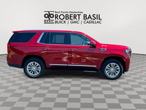 Used 2024 GMC Yukon SLT w/ SLT Luxury Package AWD/4WD image 9