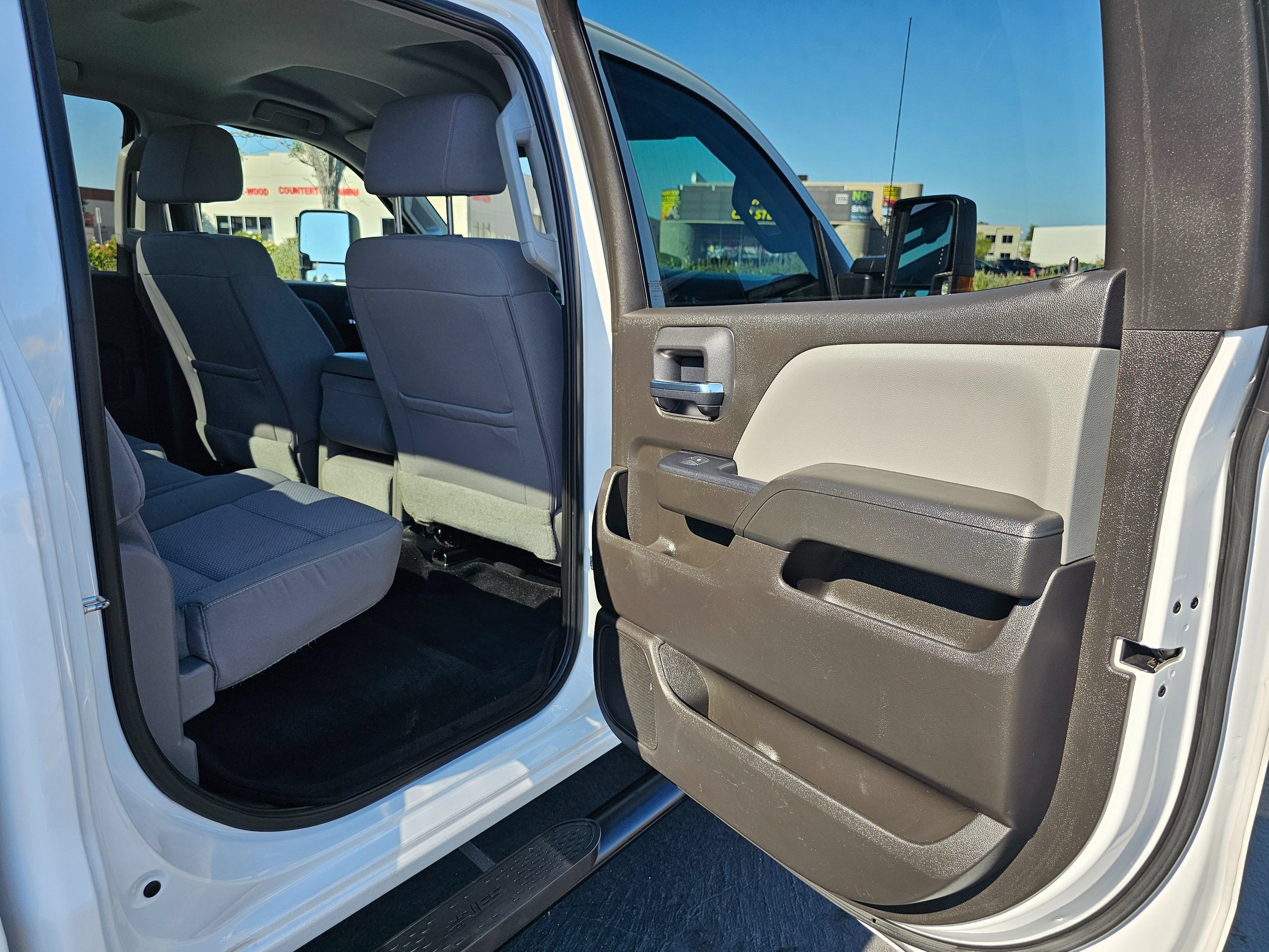 Used 2018 GMC Sierra 3500 4x4 Crew Cab image 25