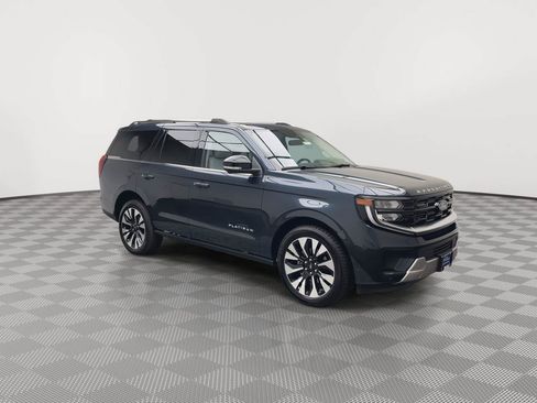 Certified 2025 Ford Expedition Platinum w/ Platinum Ultimate Package AWD/4WD image 40