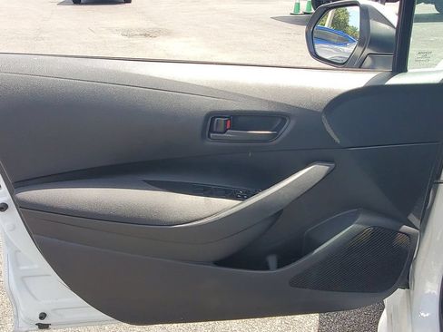 Used 2025 Toyota Corolla LE FWD image 21