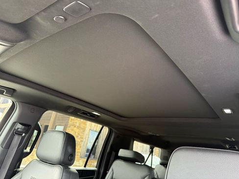Used 2022 GMC Yukon XL Denali AWD/4WD image 15