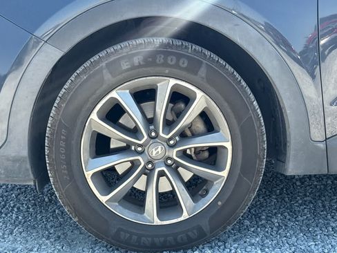 Used 2017 Hyundai Santa Fe SE w/ Cargo Package FWD image 12