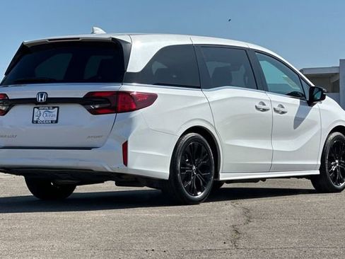 Used 2025 Honda Odyssey Sport-L image 4