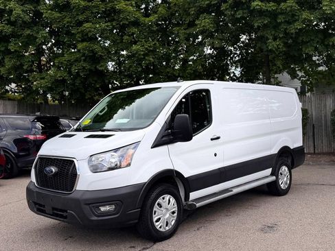 Used 2025 Ford Transit 250 Low Roof w/ Exterior Upgrade Package RWD image 2