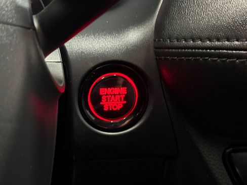 Certified 2025 Honda HR-V LX image 33