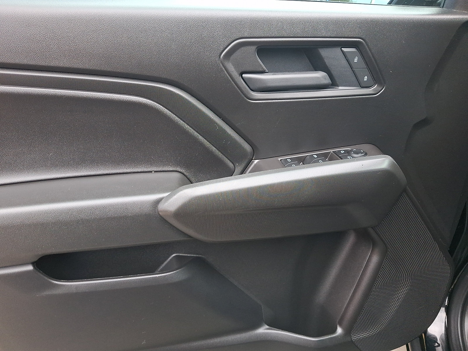 Used 2025 Chevrolet Colorado Trail Boss AWD/4WD image 12