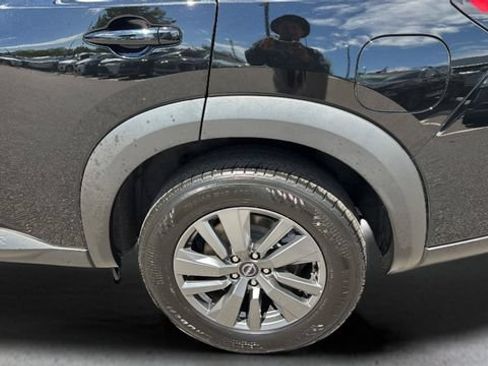 Used 2025 Nissan Pathfinder SV FWD image 36