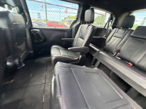 Used 2018 Dodge Grand Caravan GT FWD image 16