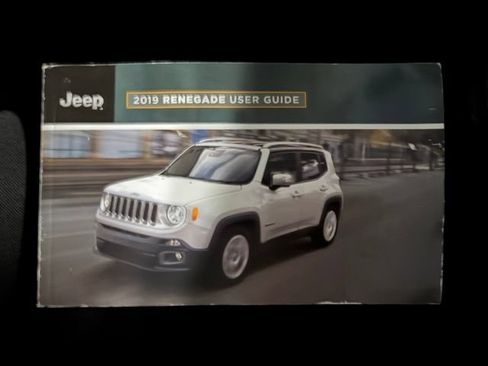 Used 2019 Jeep Renegade Latitude FWD image 44