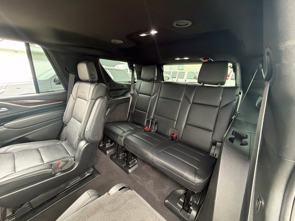 Used 2023 Cadillac Escalade Luxury AWD/4WD image 35