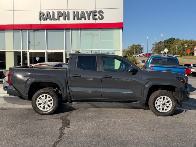 Used 2025 Toyota Tacoma SR5 AWD/4WD image 2