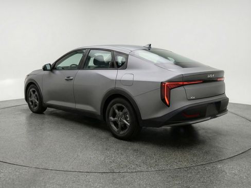 Used 2025 Kia K4 LXS image 6