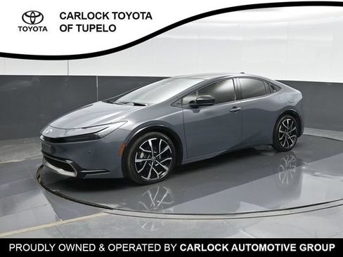 Used 2025 Toyota Prius Plug-In Hybrid FWD image 8
