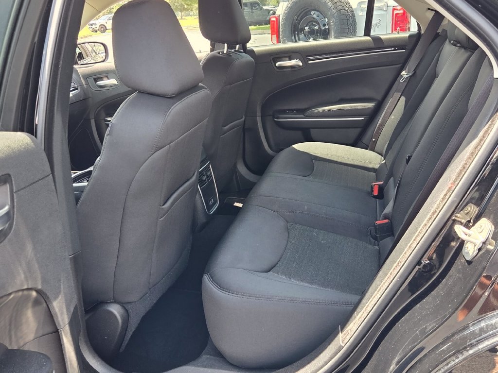 Used 2023 Chrysler 300 Touring w/ Sport Appearance Package RWD image 4