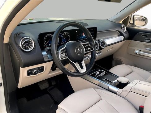 Used 2023 Mercedes-Benz GLB 250 4MATIC image 18