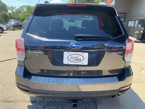 Used 2018 Subaru Forester 2.5i Touring AWD/4WD image 4